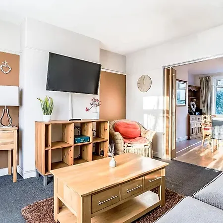 בית נופש Bright & Stylish 3br - Close To Uwe & Free Parking בריסטול