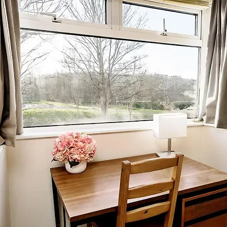 בית נופש Bright & Stylish 3br - Close To Uwe & Free Parking