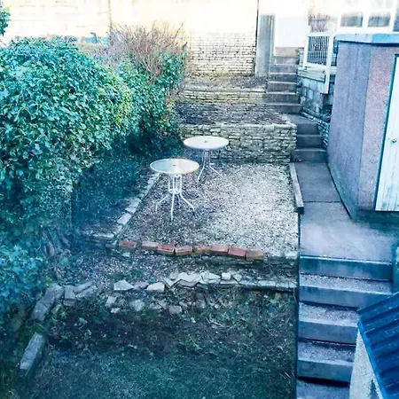 Bright & Stylish 3br - Close To Uwe & Free Parking