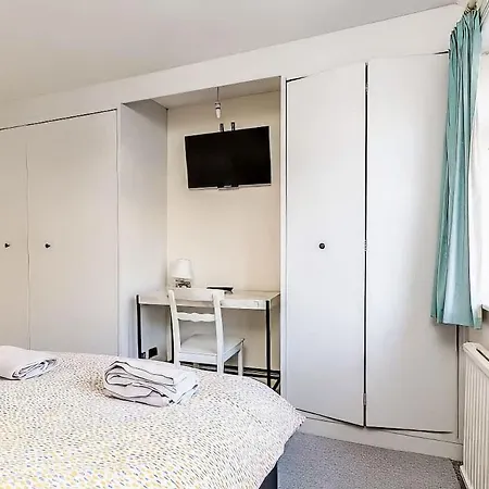 Bright & Stylish 3br - Close To Uwe & Free Parking Σπίτι διακοπών
